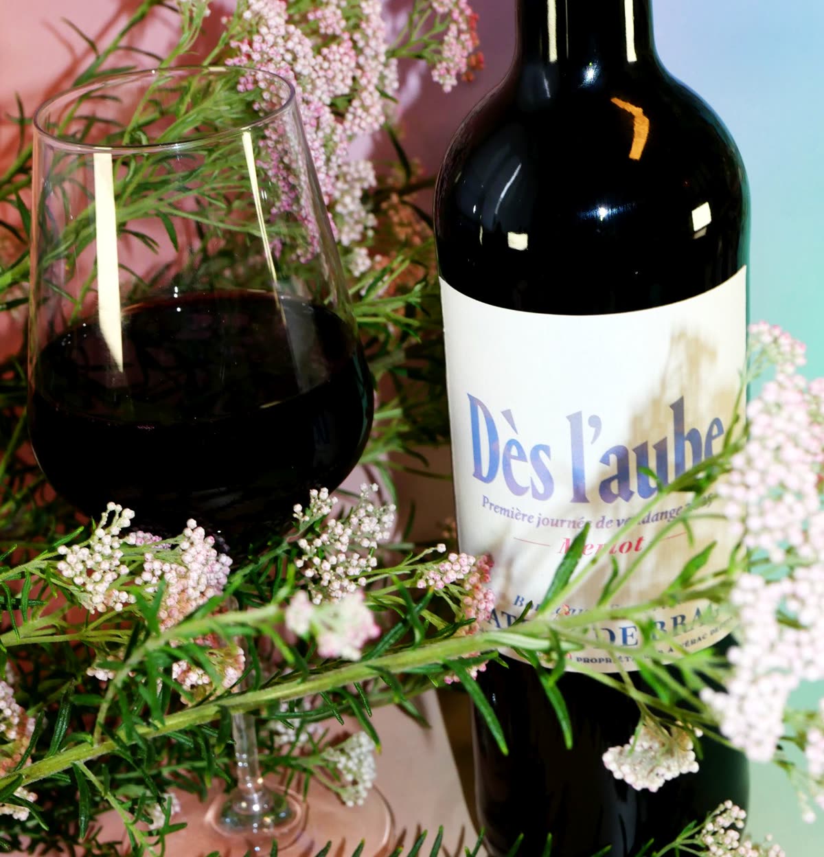 Bouteille Dès l'aube, mise en scène